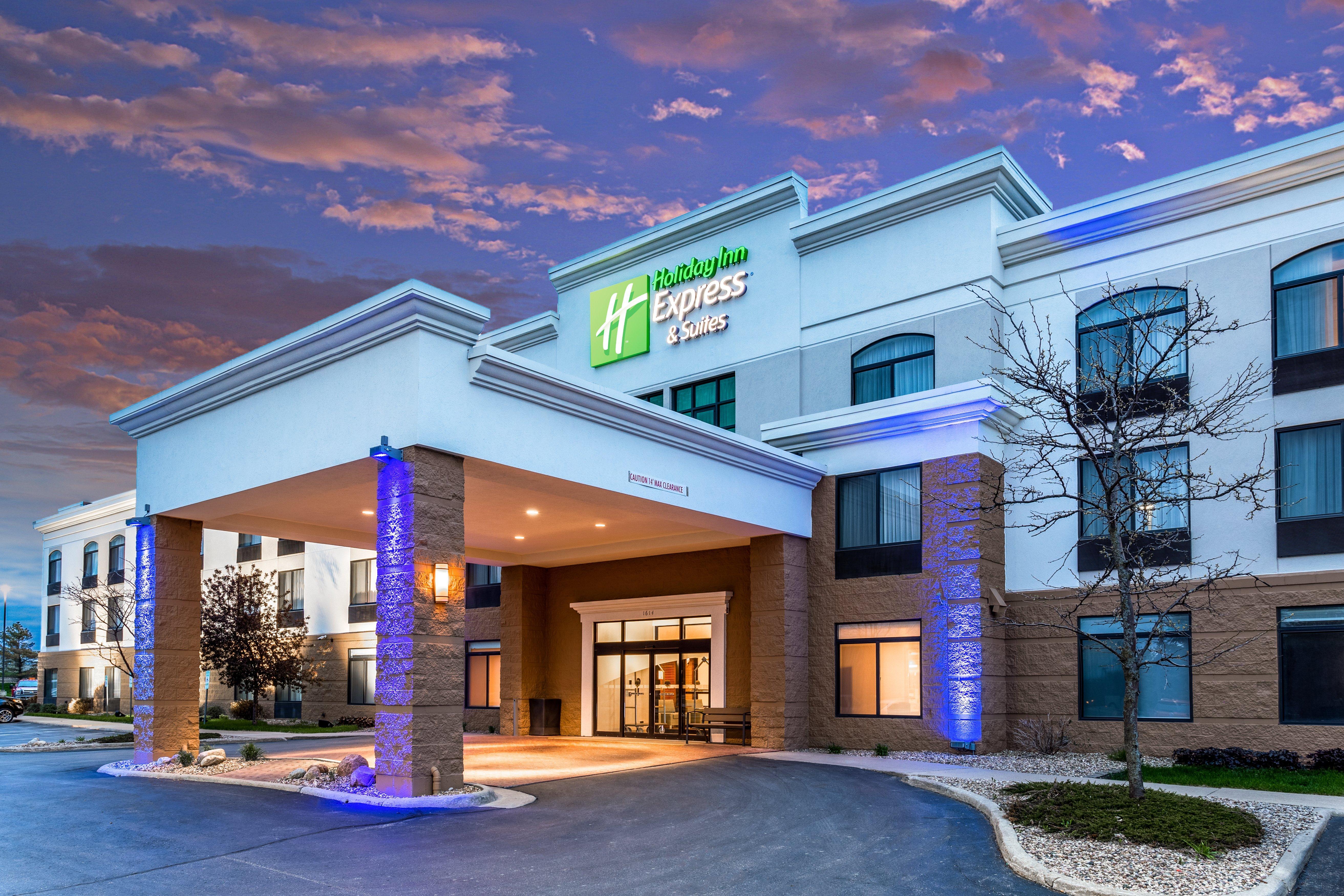 Holiday Inn Express & Suites Cedar Falls Zewnętrze zdjęcie
