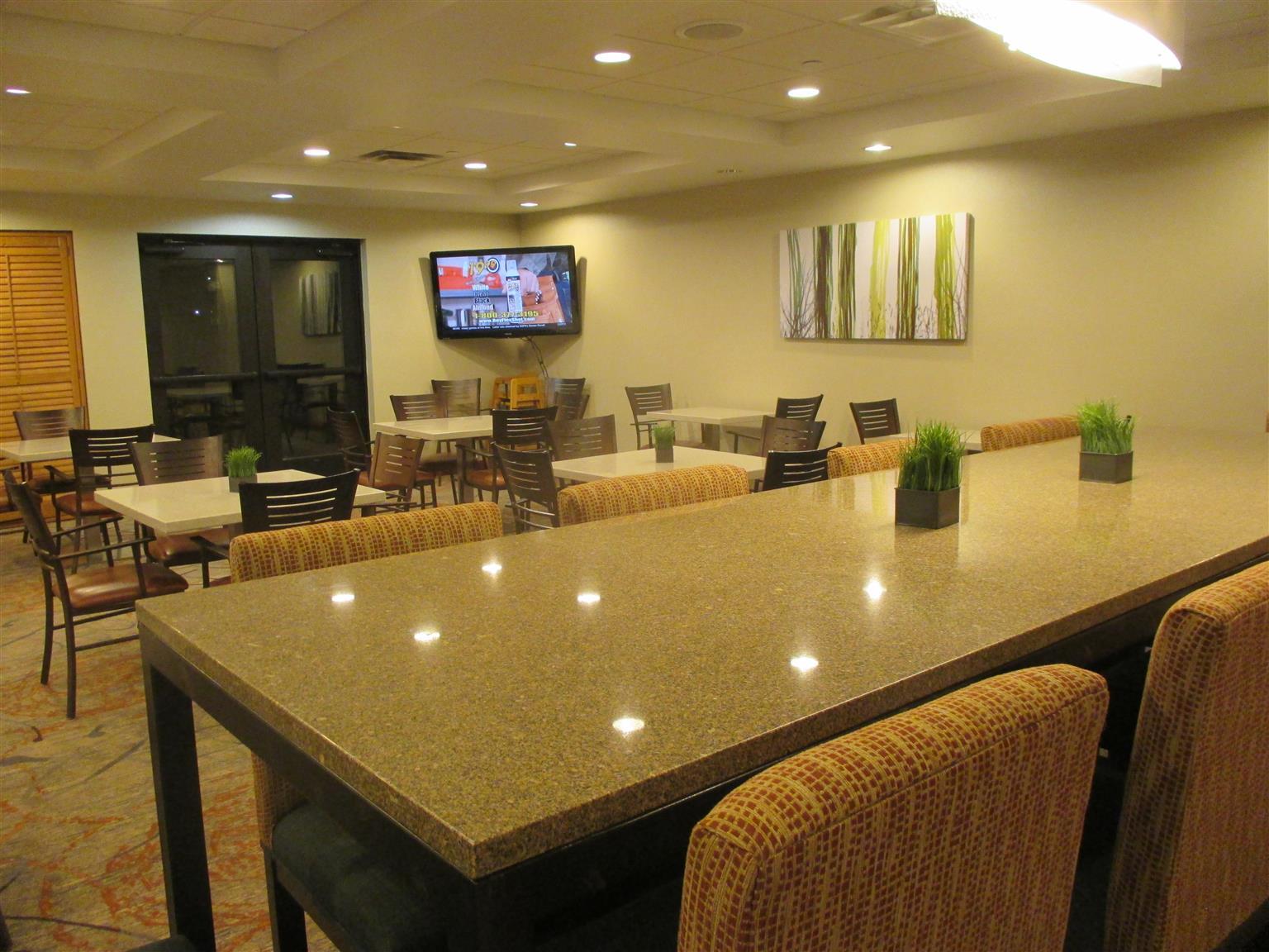 Holiday Inn Express & Suites Cedar Falls Zewnętrze zdjęcie